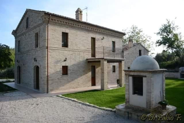 L' Antico Pozzo Country House Monsampietro Morico Екстер'єр фото
