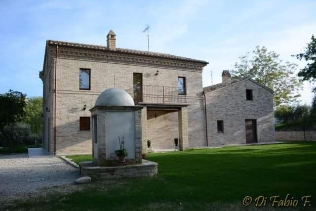 L' Antico Pozzo Country House Monsampietro Morico Екстер'єр фото